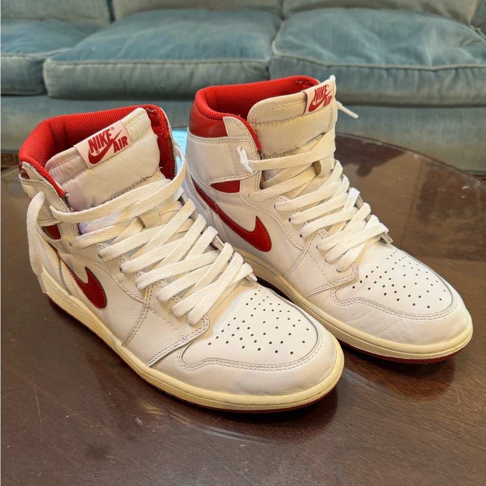 Air Jordan 1 Retro Hi Metallic Red Size 10